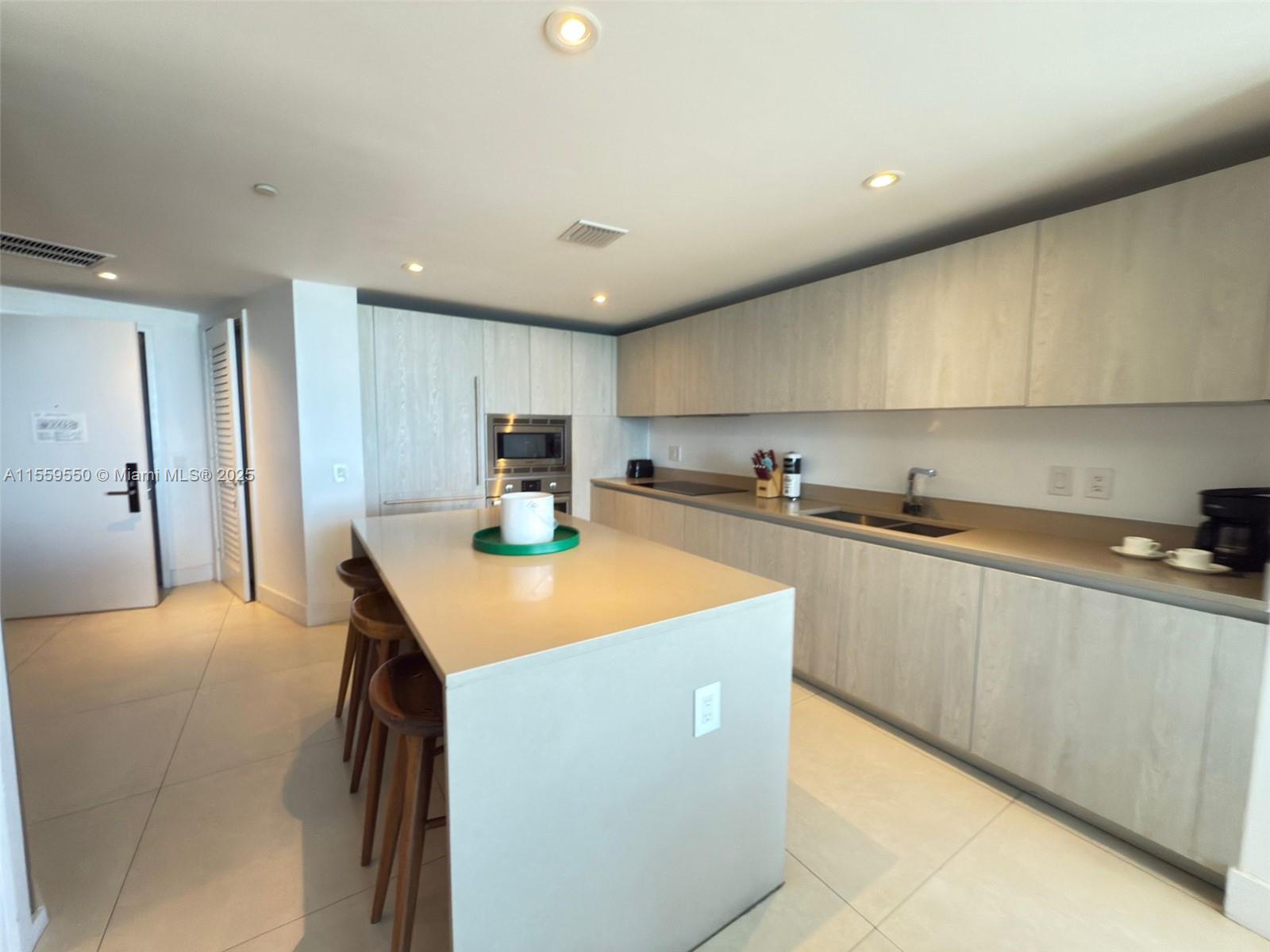 See details 2012 1 / 1 869 sq. ft. $ 2024-03-28 0 Photo
