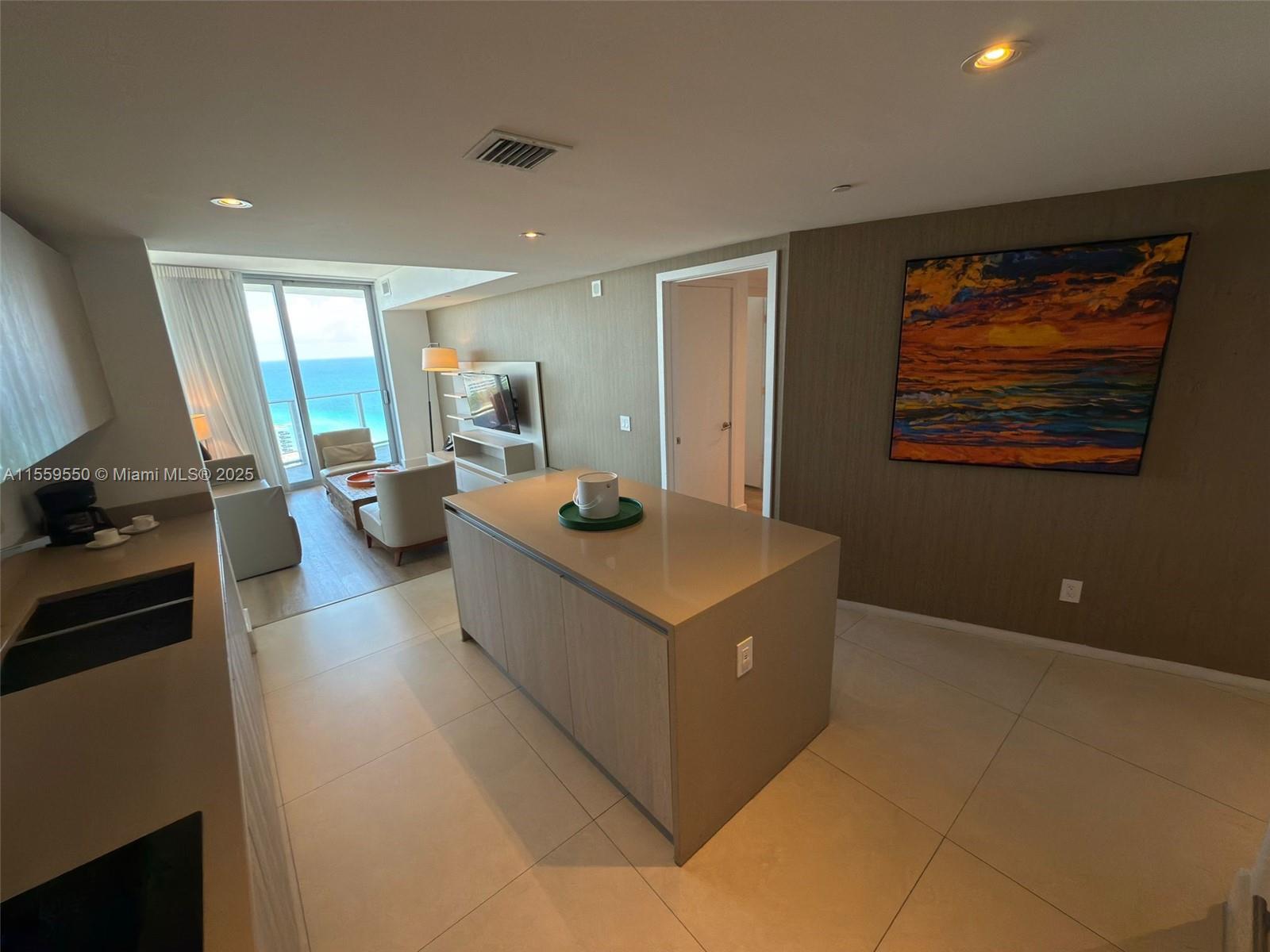 See details 2012 1 / 1 869 sq. ft. $ 2024-03-28 0 Photo