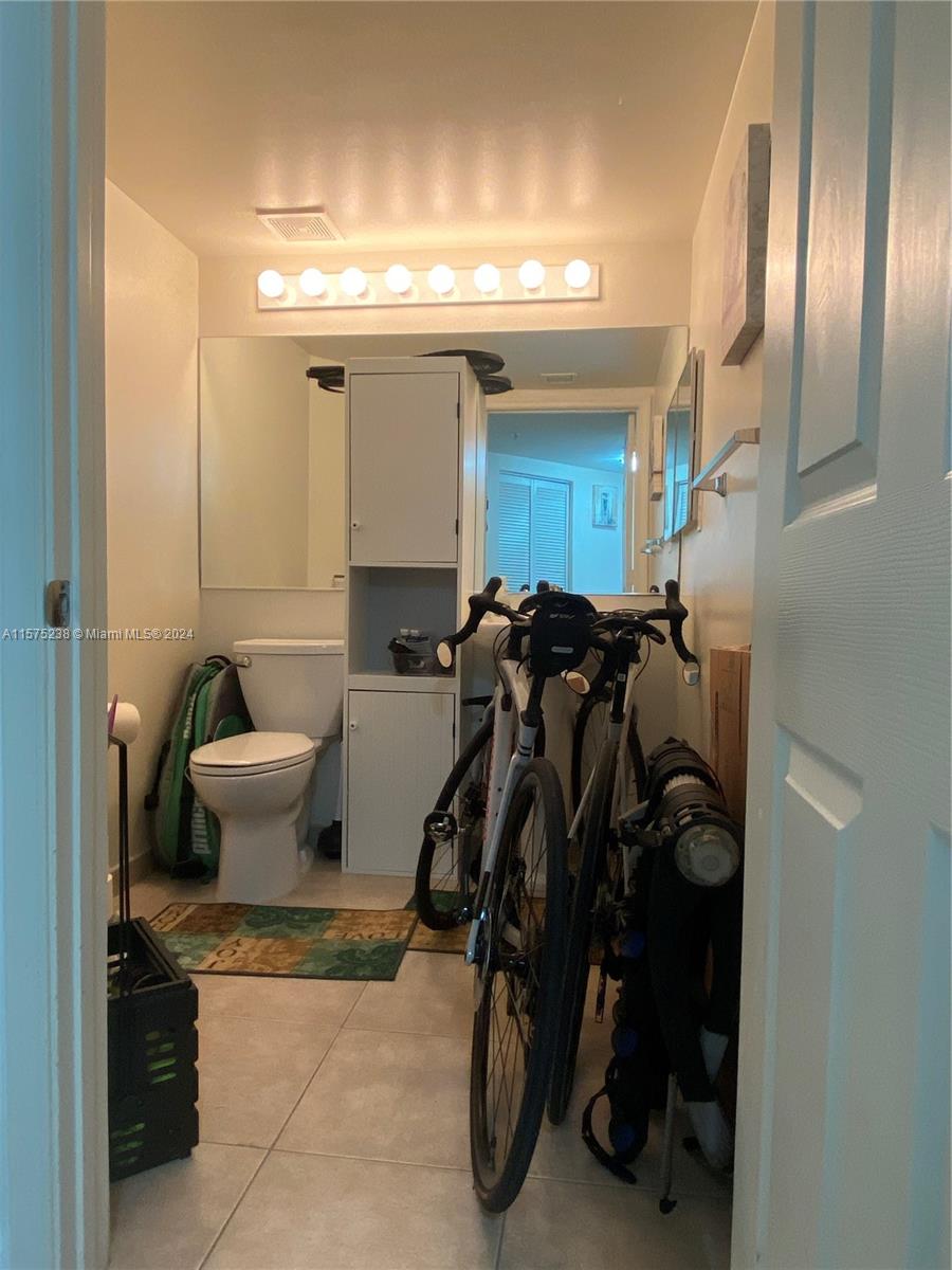 Photo of 2080 Ocean Dr  #401, Hallandale Beach, Florida, 33009 - Half bath