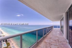 See details 3001 3 / 3 2065 sq. ft. $ 2025-10-21 0 Photo