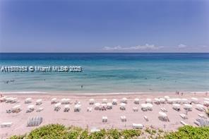 See details 3001 3 / 3 2065 sq. ft. $ 2025-10-21 0 Photo