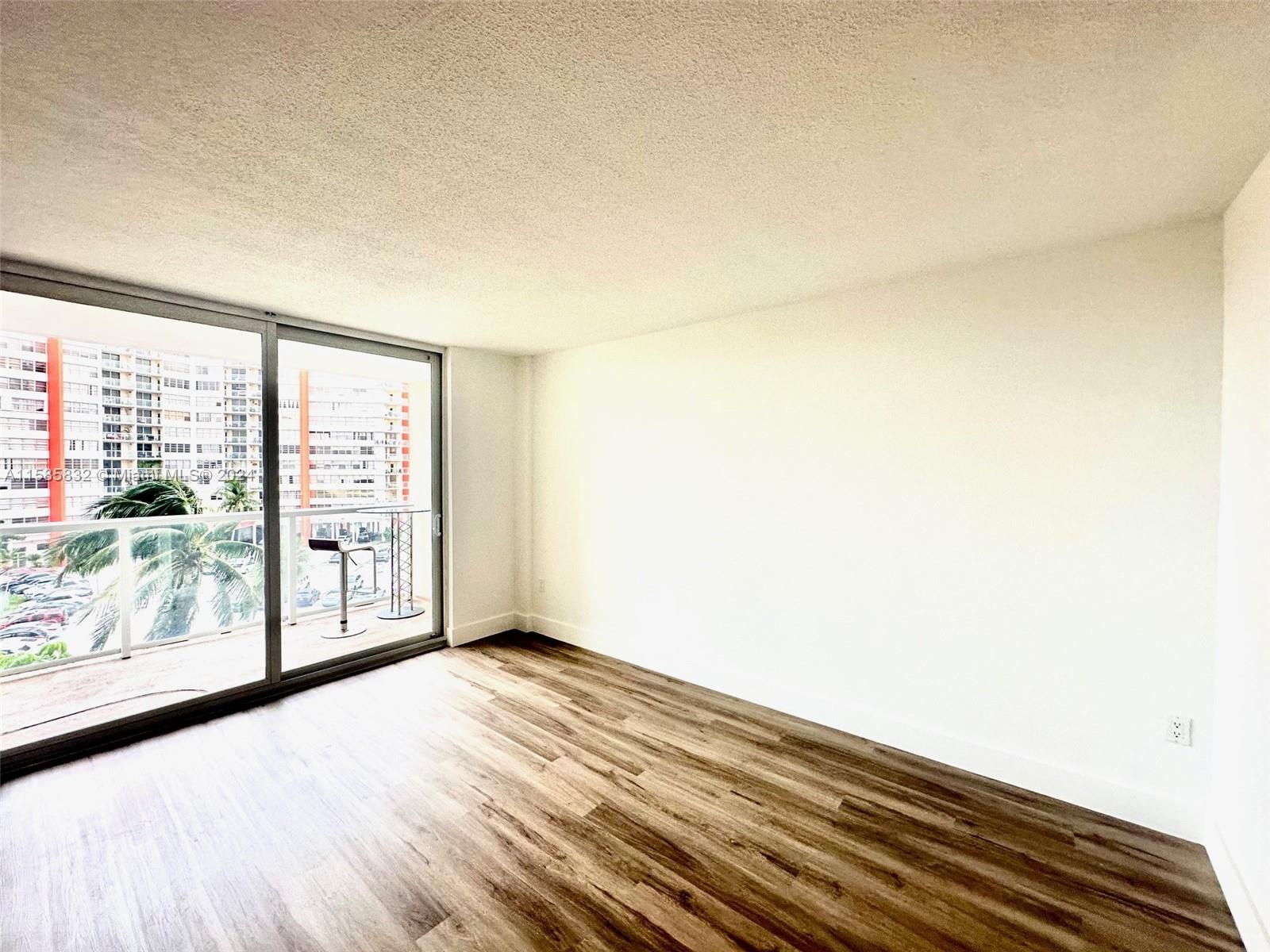 See details 521 W 1 / 1 801 sq. ft. $ 2024-05-11 0 Photo