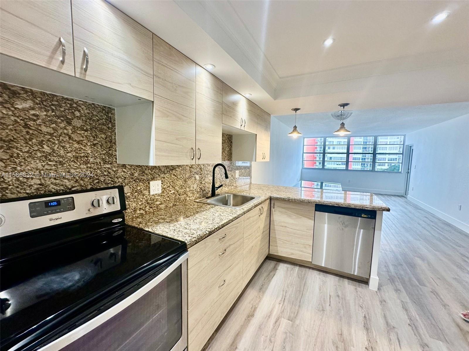 See details 521 W 1 / 1 801 sq. ft. $ 2024-05-11 0 Photo