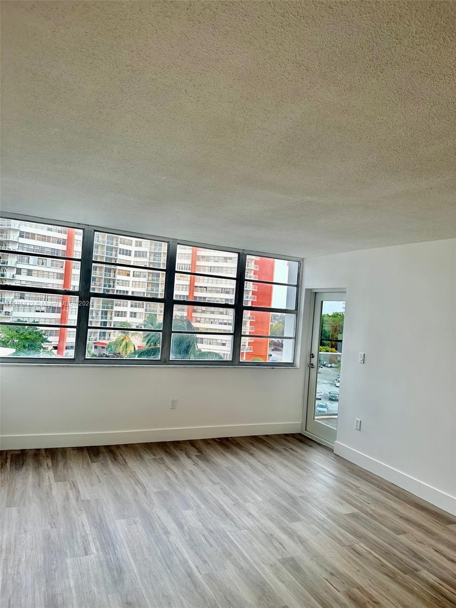 See details 521 W 1 / 1 801 sq. ft. $ 2024-05-11 0 Photo