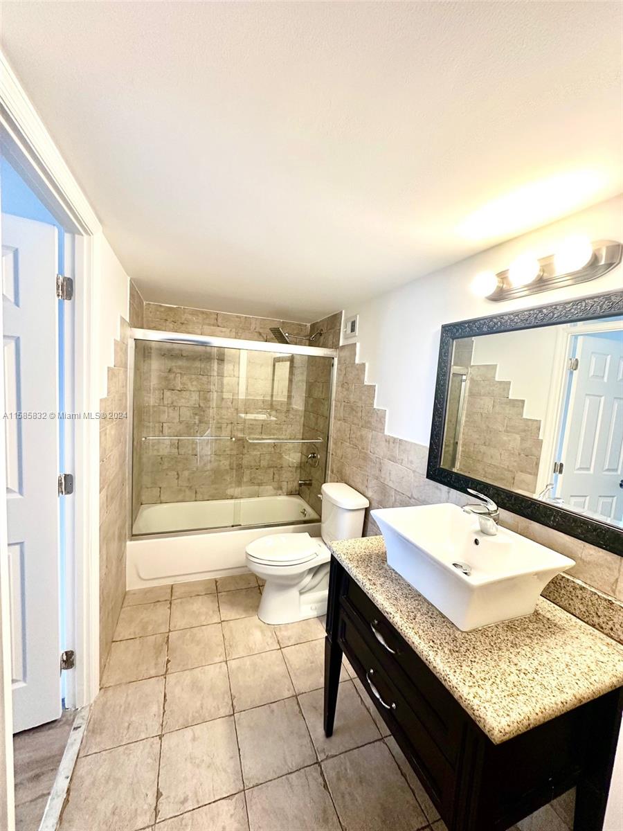 See details 521 W 1 / 1 801 sq. ft. $ 2024-05-11 0 Photo