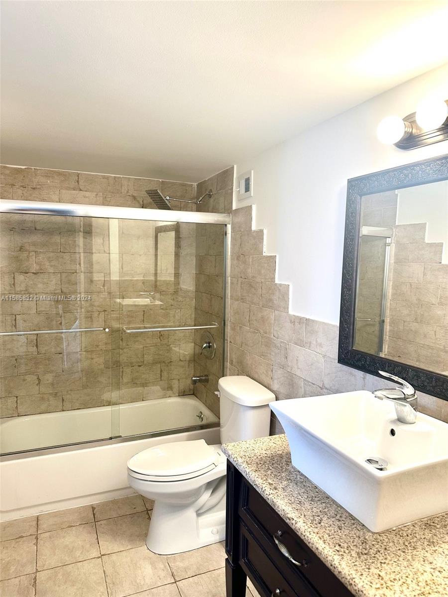 See details 521 W 1 / 1 801 sq. ft. $ 2024-05-11 0 Photo