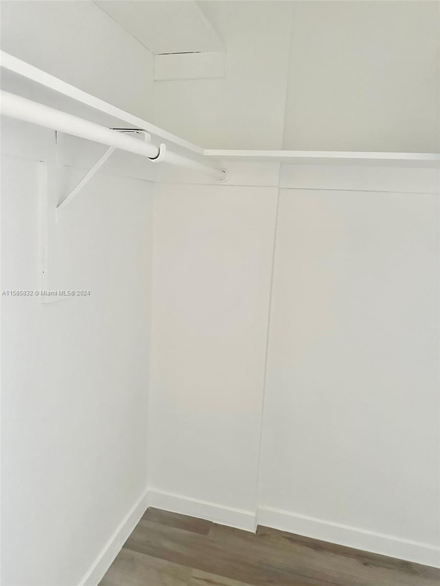 See details 521 W 1 / 1 801 sq. ft. $ 2024-05-11 0 Photo