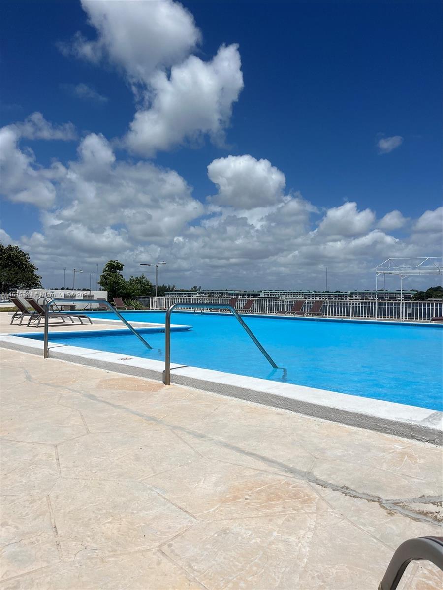 1121E 1 / 1 801 sq. ft. $ 2024-09-03 0 foto