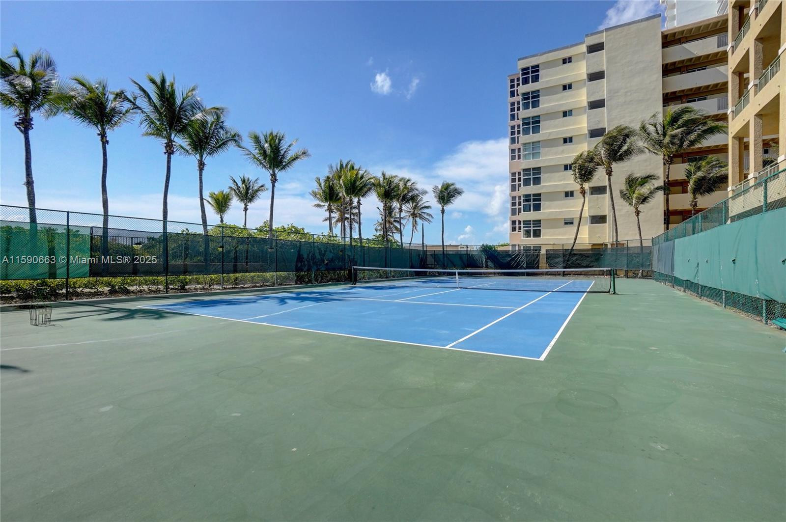 Photo of 2080 Ocean Dr #1702, Hallandale Beach, Florida, 33009 - TENNIS COURT