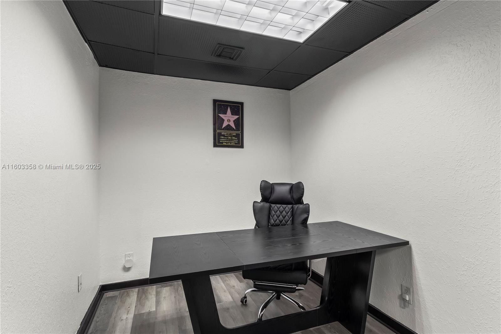See details / sq. ft. $ 2025-09-07 0 Photo