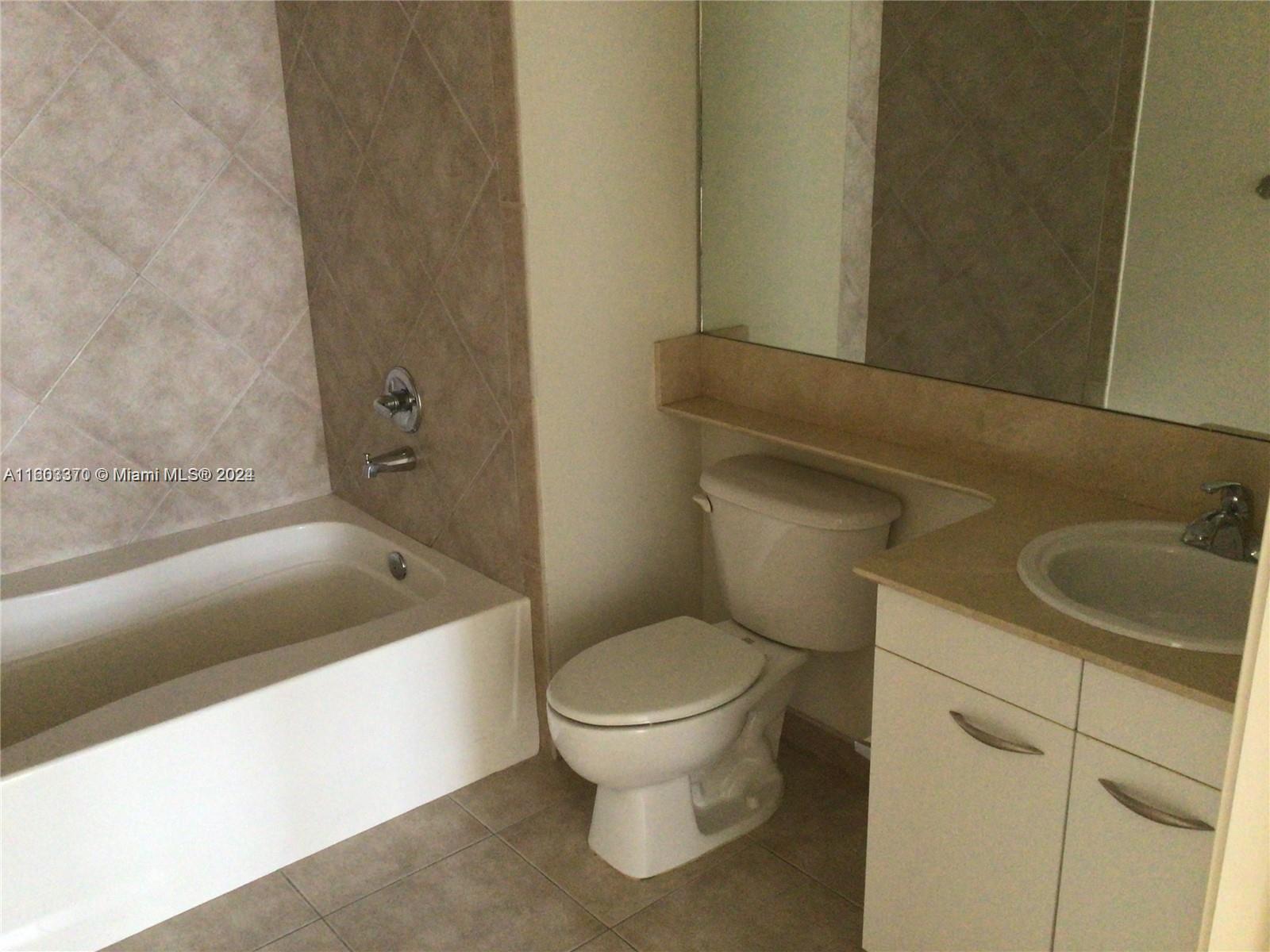 Photo of 2080 Ocean Dr #905, Hallandale Beach, Florida, 33009 - MASTER BATH