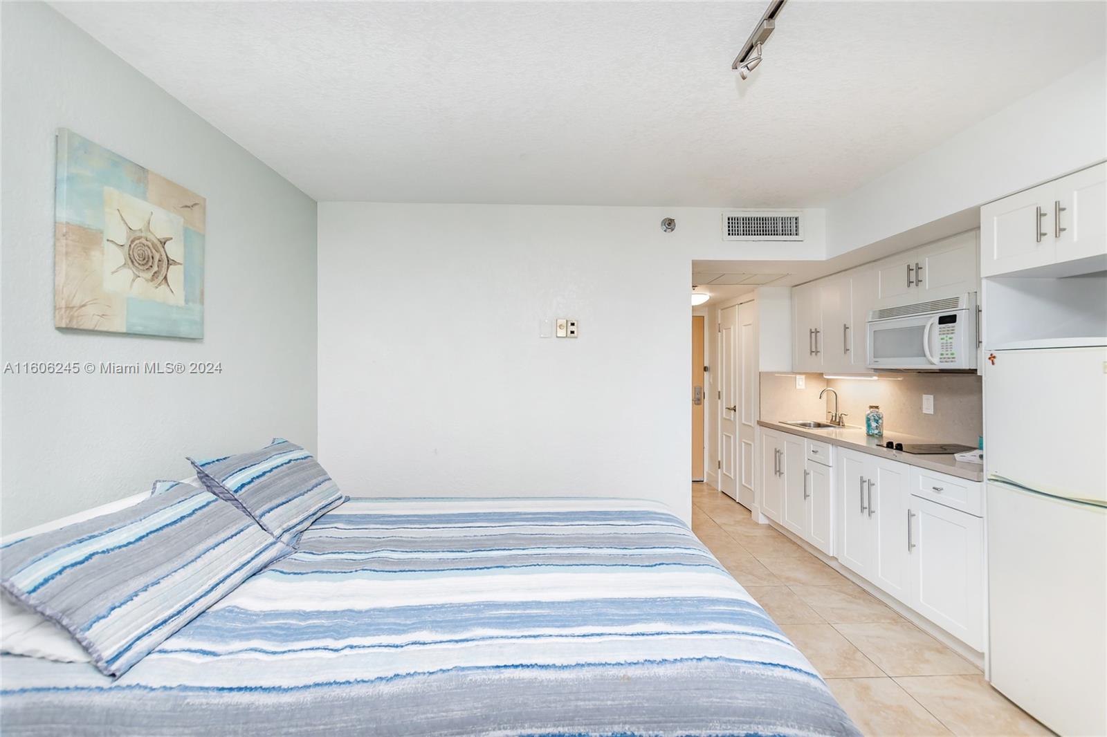 Photo of 19201 Collins Ave(avlb 5/28/26)  #318, Sunny Isles Beach, Florida, 33160 - 