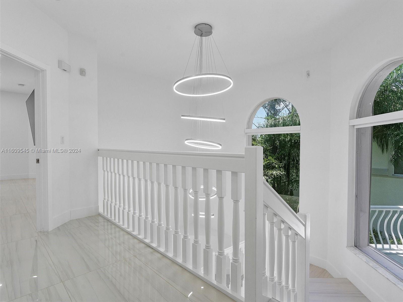 Photo of 21301 38th Ave  (21301), Aventura, Florida, 33180 - Upstairs hallway