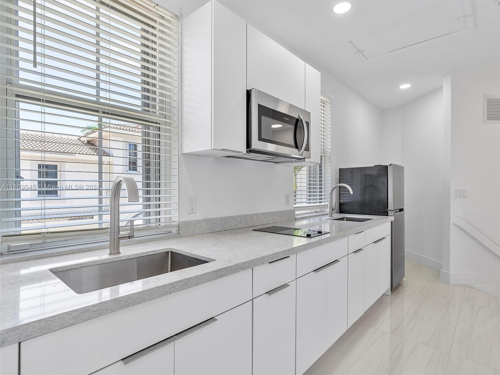 Photo of 21301 38th Ave  (21301), Aventura, Florida, 33180 - Guest House Kitchen