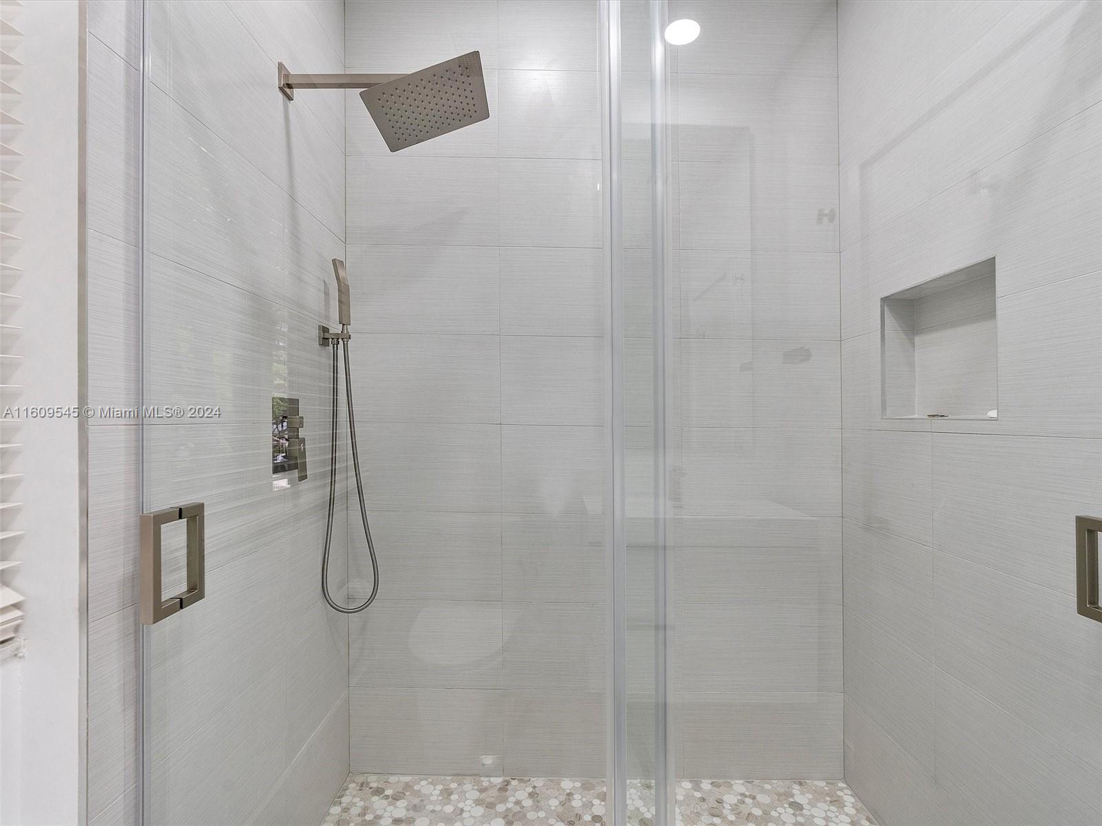 Photo of 21301 38th Ave  (21301), Aventura, Florida, 33180 - Guest House Bath