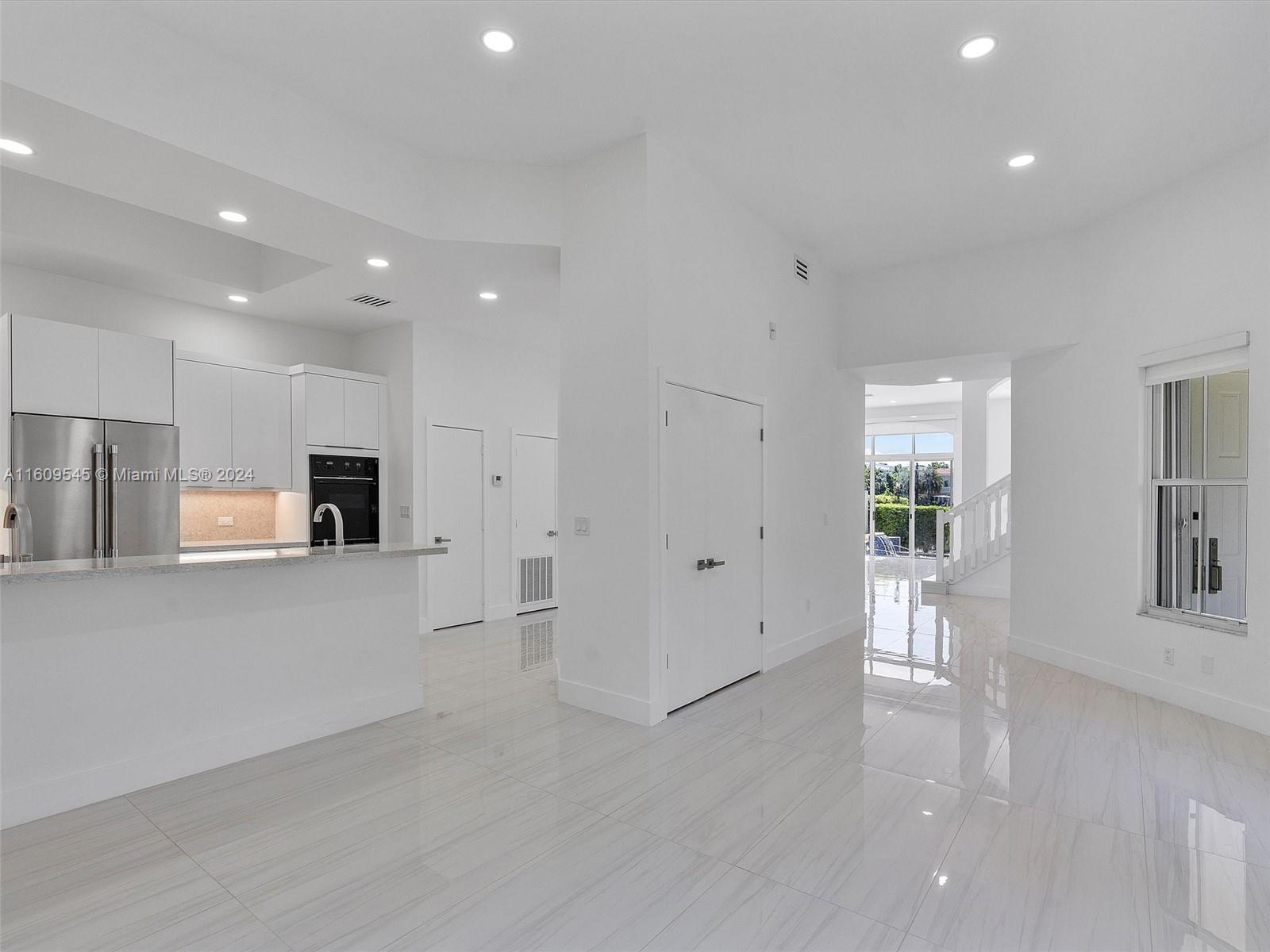 Photo of 21301 38th Ave  (21301), Aventura, Florida, 33180 - 