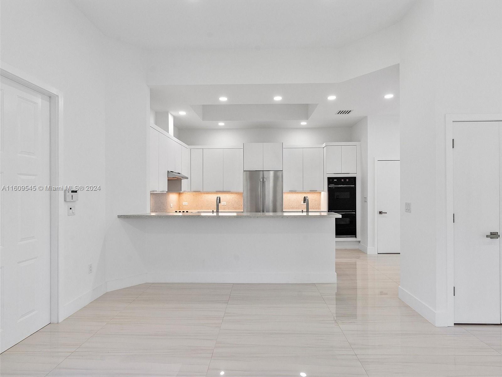 Photo of 21301 38th Ave  (21301), Aventura, Florida, 33180 - 