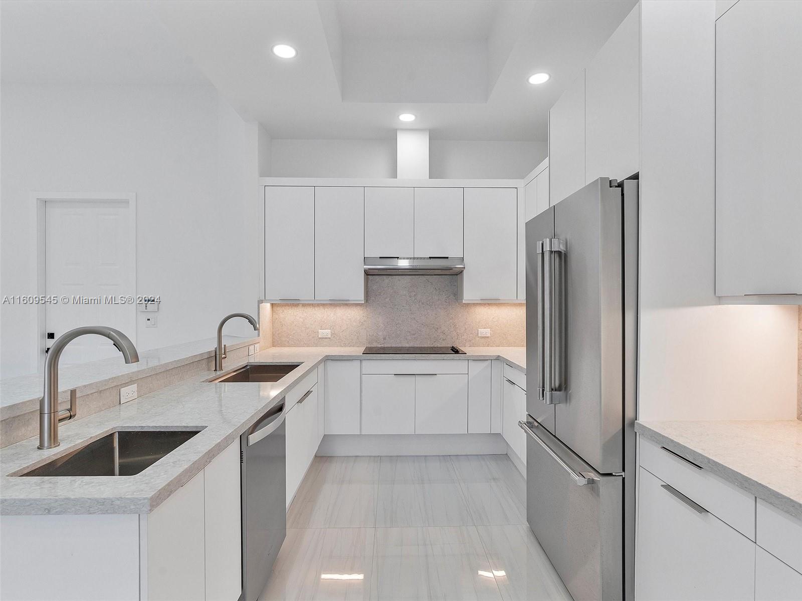 Photo of 21301 38th Ave  (21301), Aventura, Florida, 33180 - 