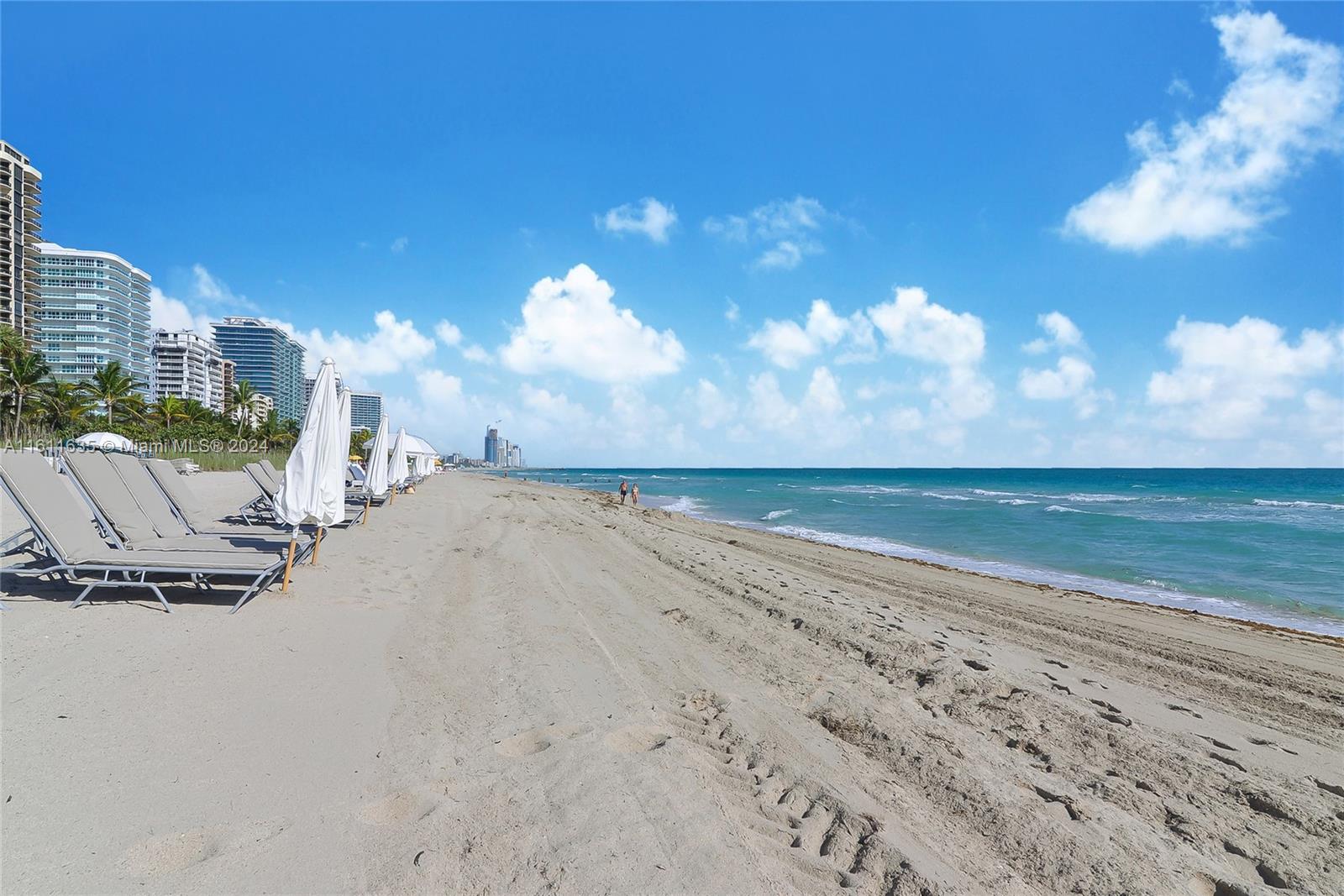 Balmoral Condo with Beach Servise