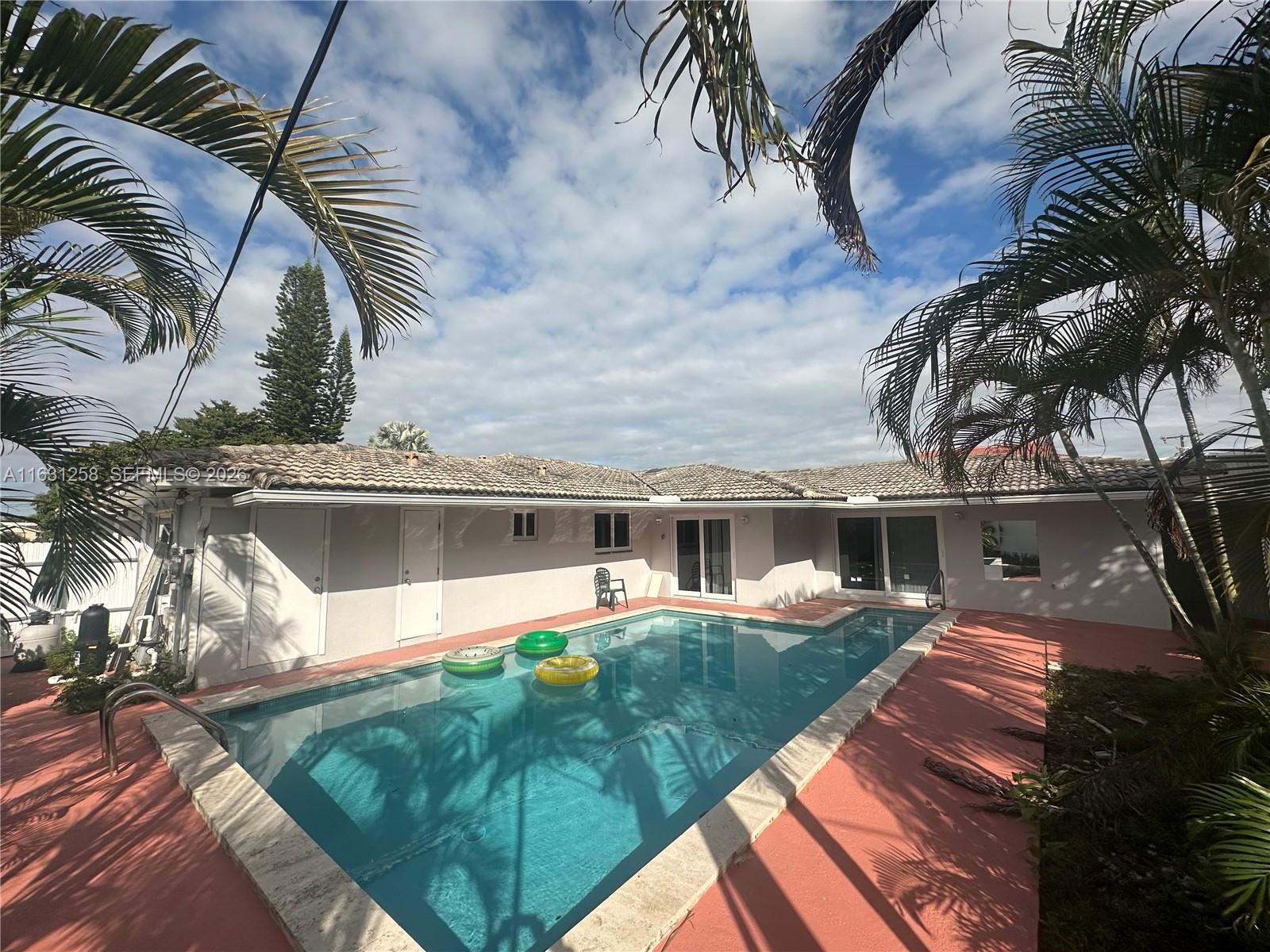   /  3030 sq. ft. $ 2024-07-28 0 Photo