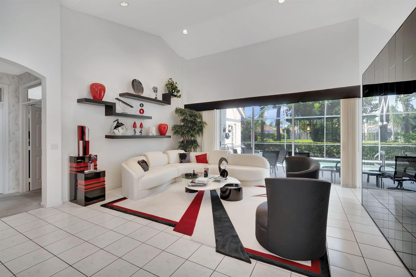 See details 7791 3 / 2556 sq. ft. $ 2026-07-14 0 Photo