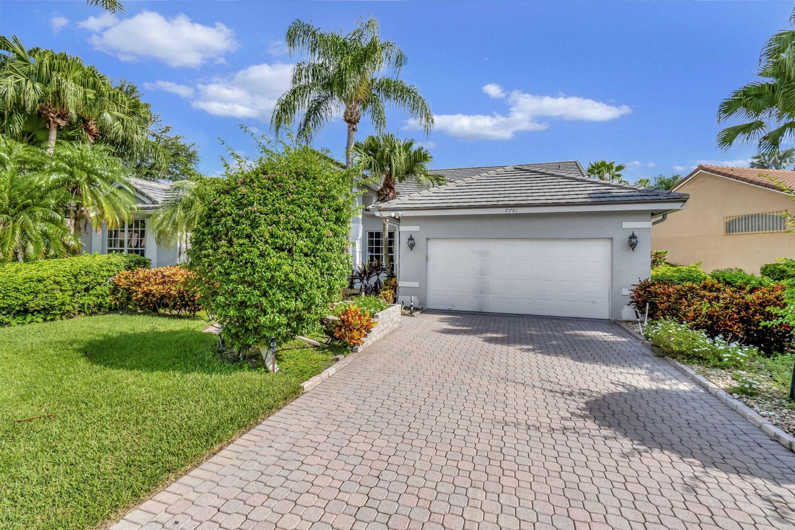 See details 7791 3 / 2556 sq. ft. $ 2026-07-14 0 Photo