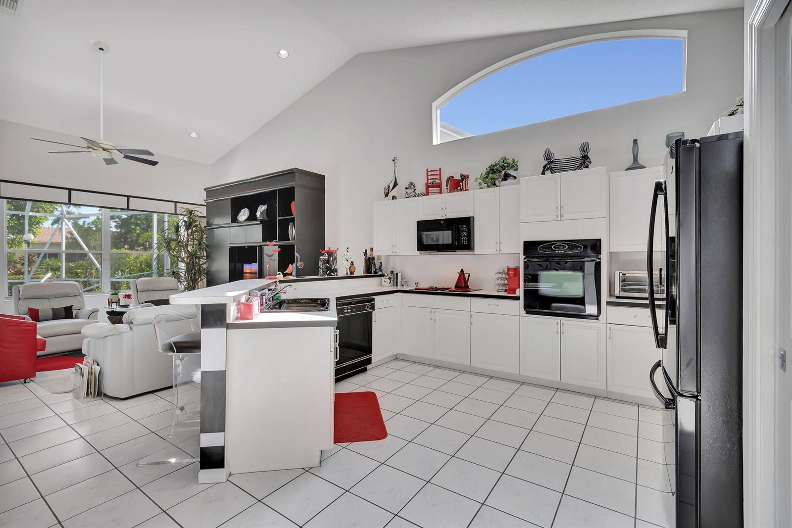 See details 7791 3 / 2556 sq. ft. $ 2026-07-14 0 Photo