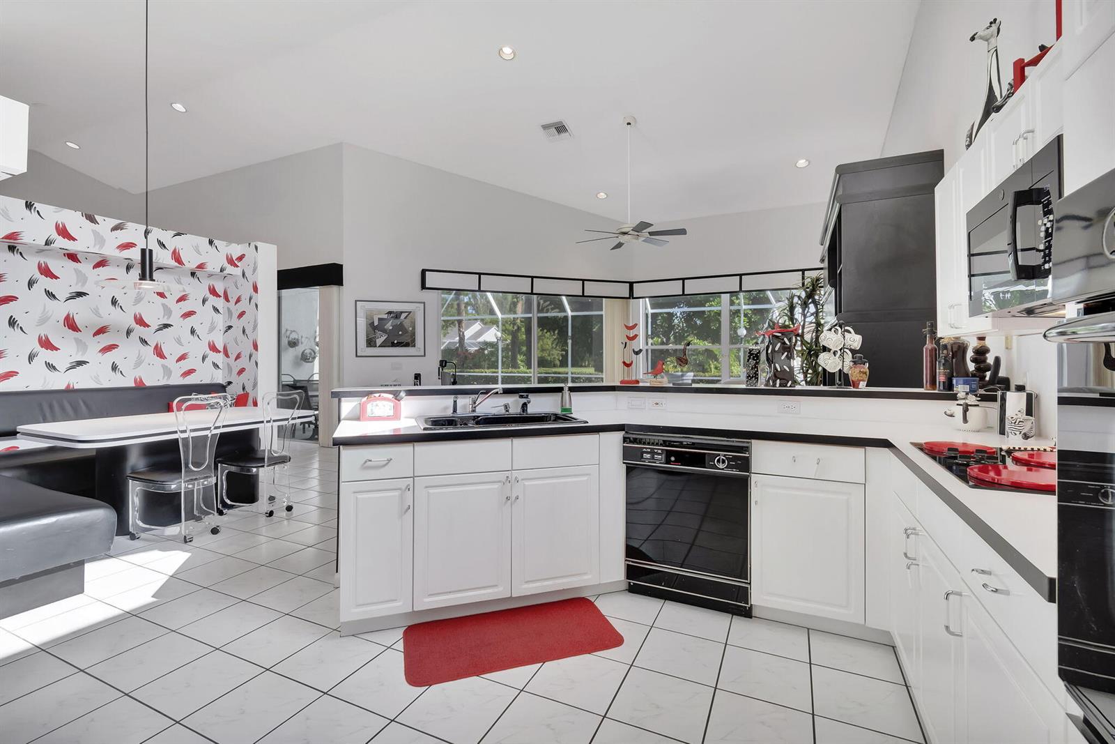See details 7791 3 / 2556 sq. ft. $ 2026-07-14 0 Photo