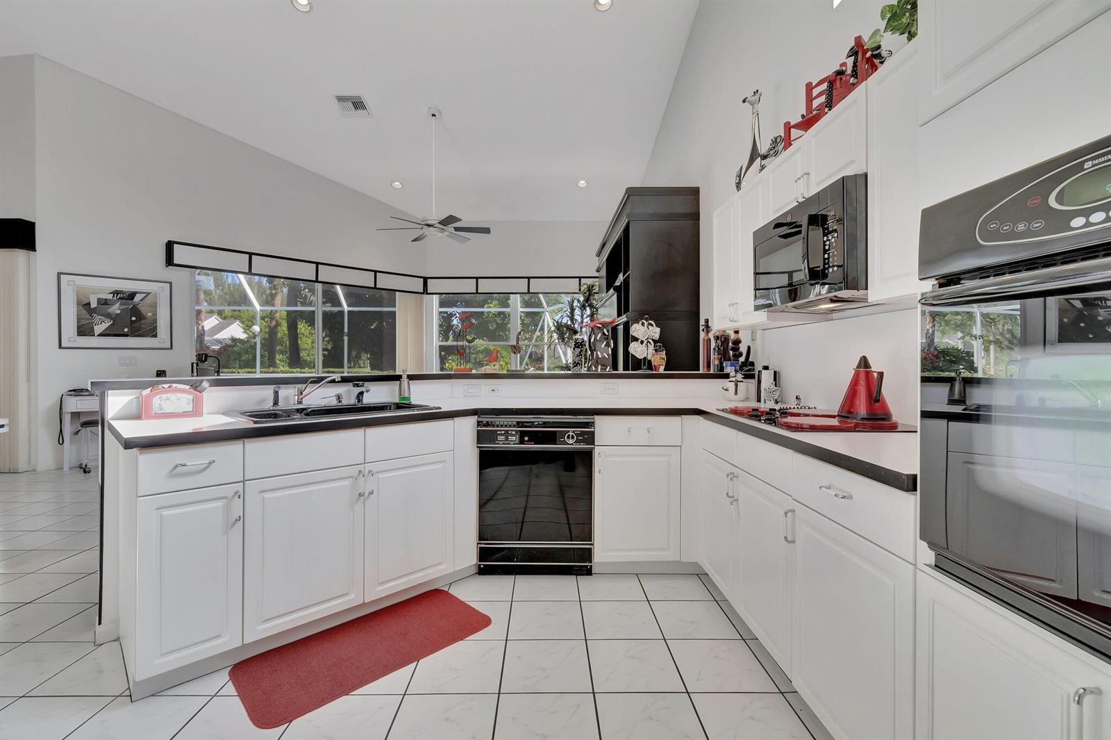 See details 7791 3 / 2556 sq. ft. $ 2026-07-14 0 Photo
