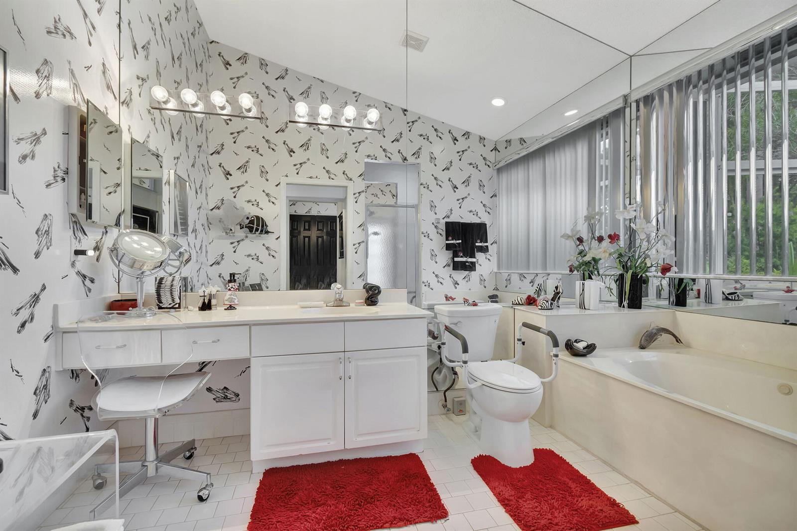 See details 7791 3 / 2556 sq. ft. $ 2026-07-14 0 Photo