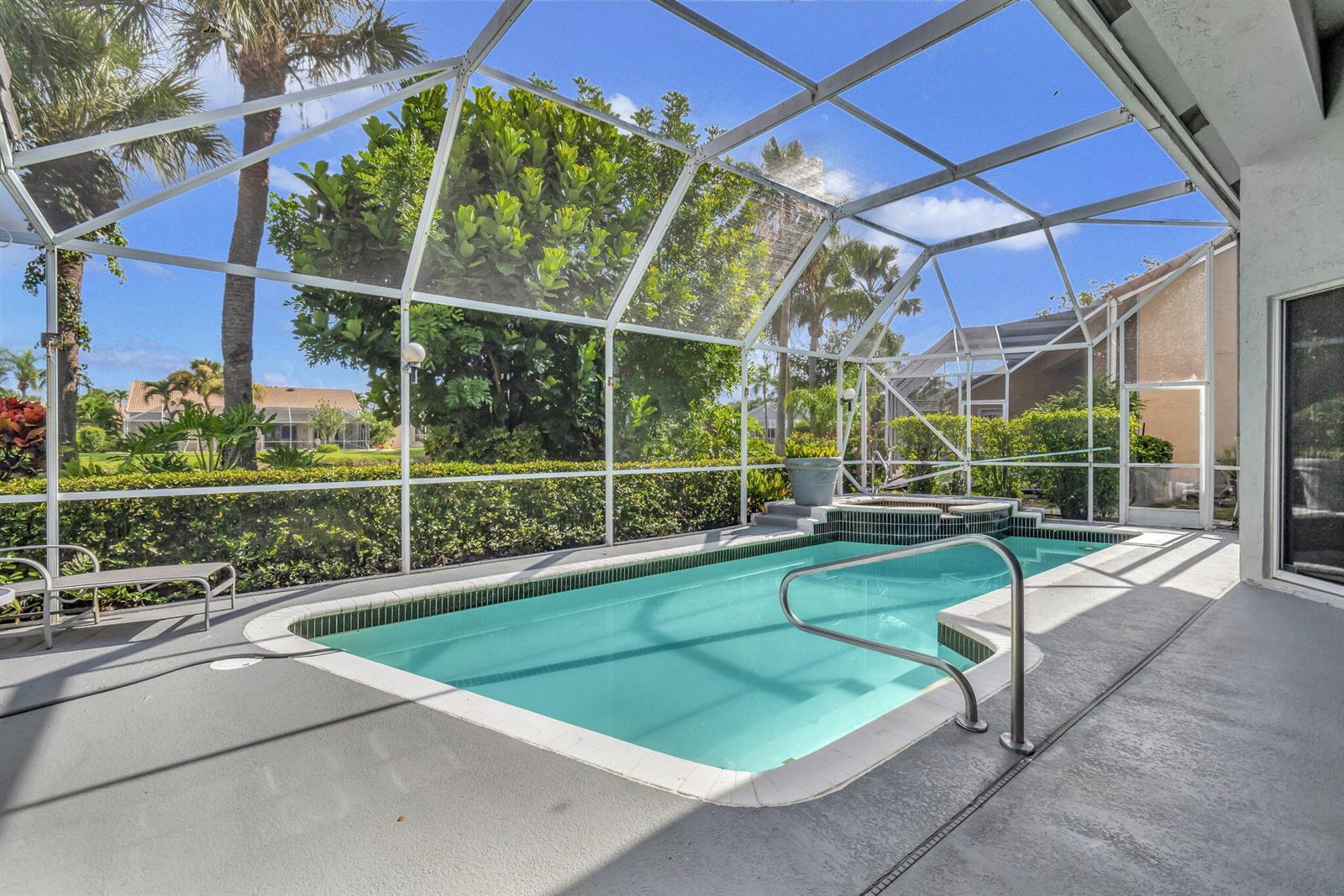 See details 7791 3 / 2556 sq. ft. $ 2026-07-14 0 Photo