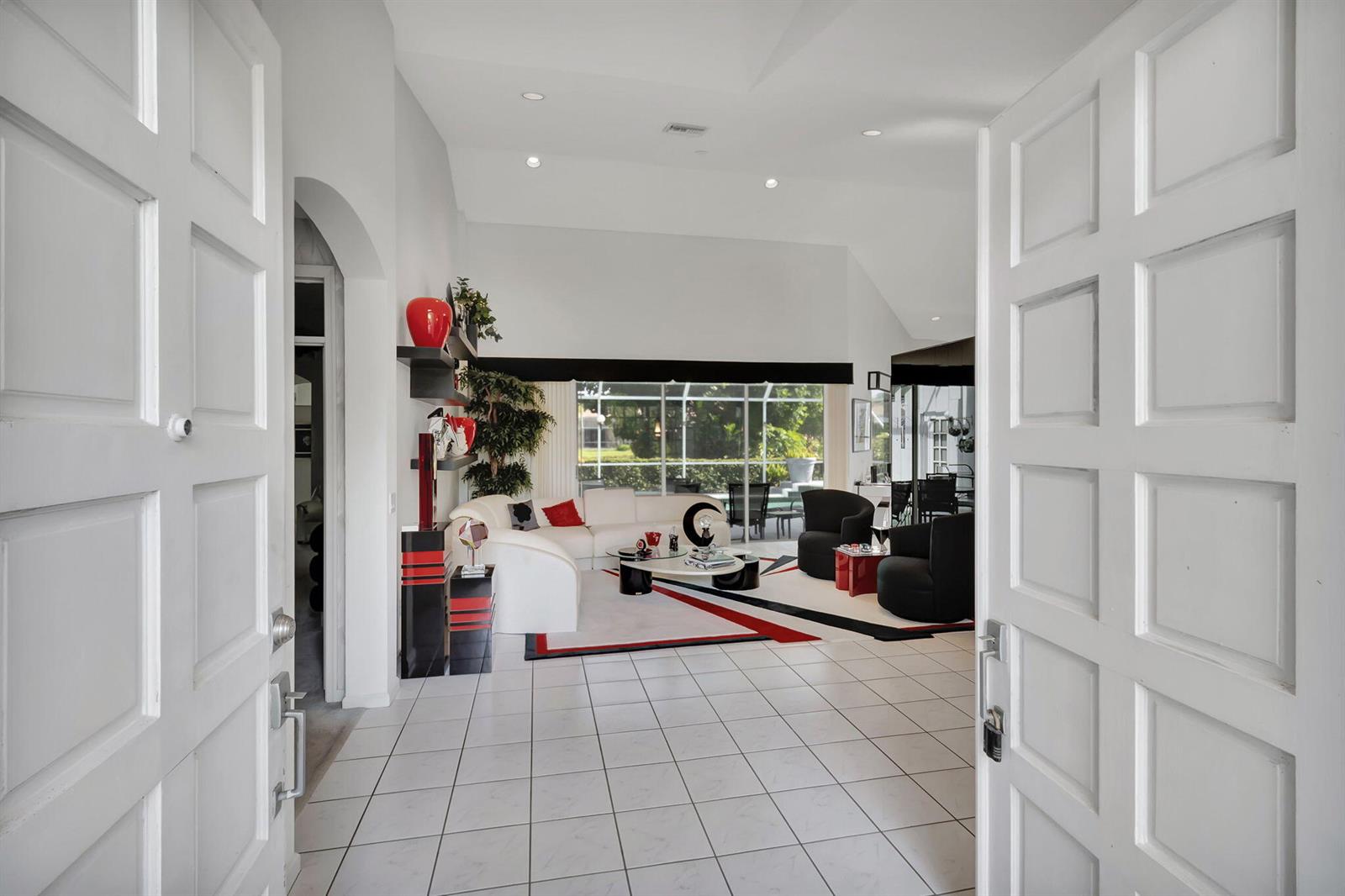 See details 7791 3 / 2556 sq. ft. $ 2026-07-14 0 Photo