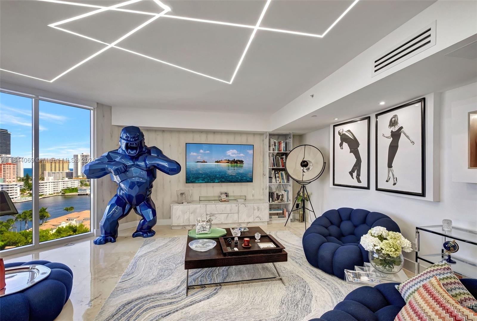 Photo of 21200 Point Pl  #1204, Aventura, Florida, 33180 - 