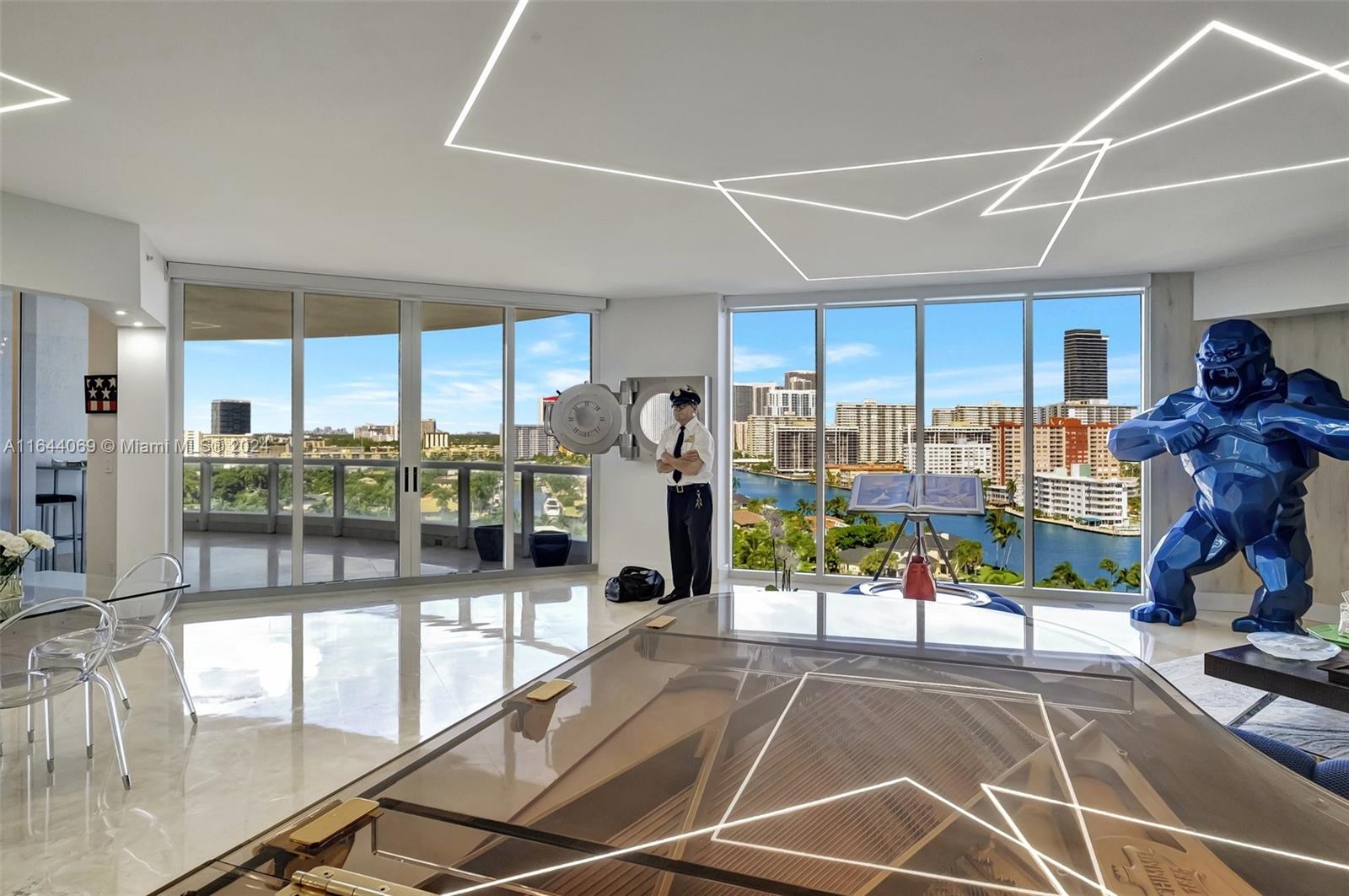 Photo of 21200 Point Pl  #1204, Aventura, Florida, 33180 - 