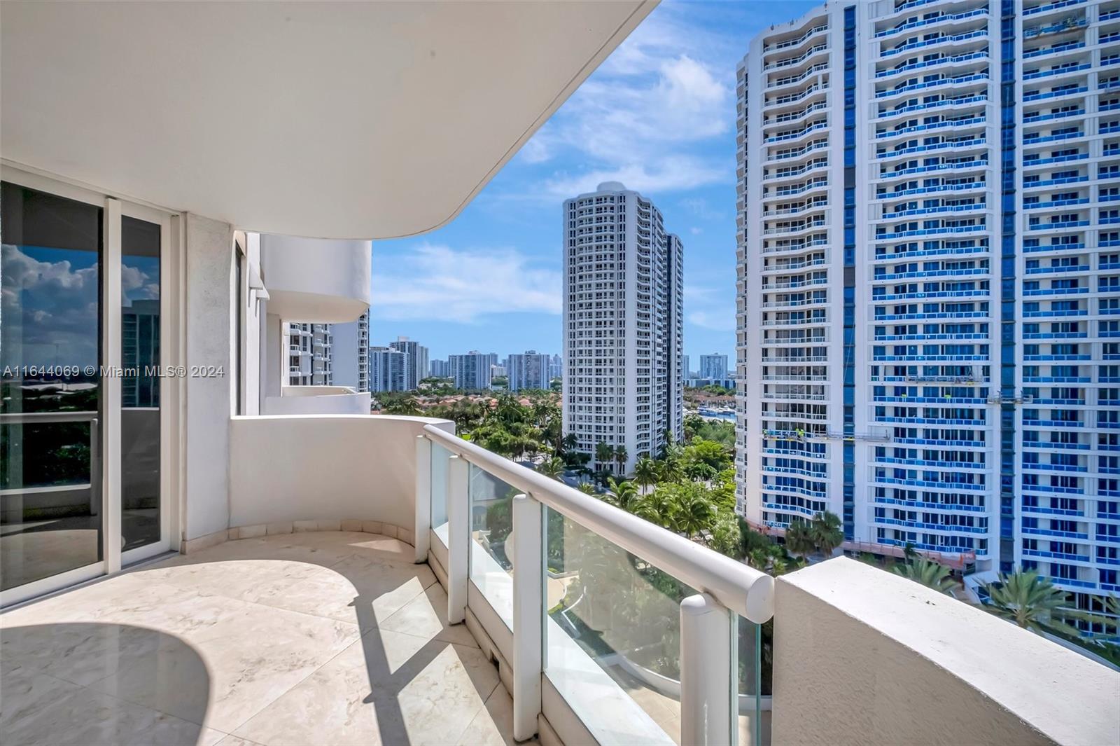 Photo of 21200 Point Pl  #1204, Aventura, Florida, 33180 - 