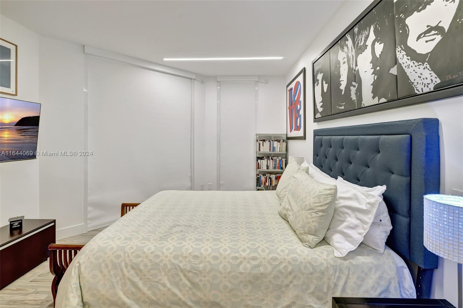 Photo of 21200 Point Pl  #1204, Aventura, Florida, 33180 - 