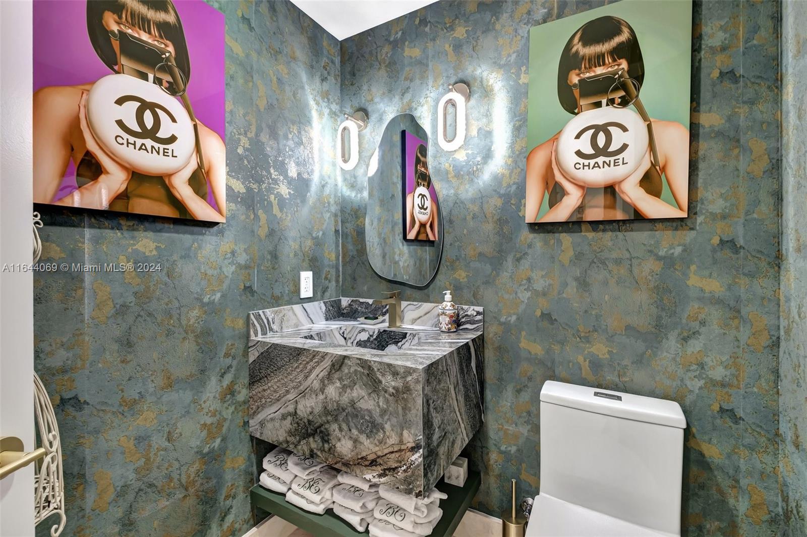 Photo of 21200 Point Pl  #1204, Aventura, Florida, 33180 - 
