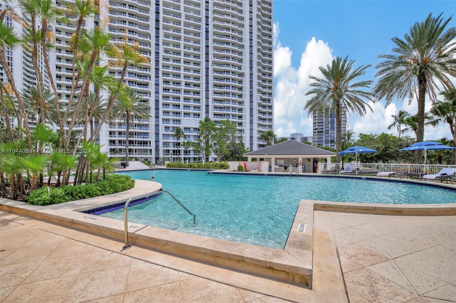 Photo of 21200 Point Pl  #1204, Aventura, Florida, 33180 - 