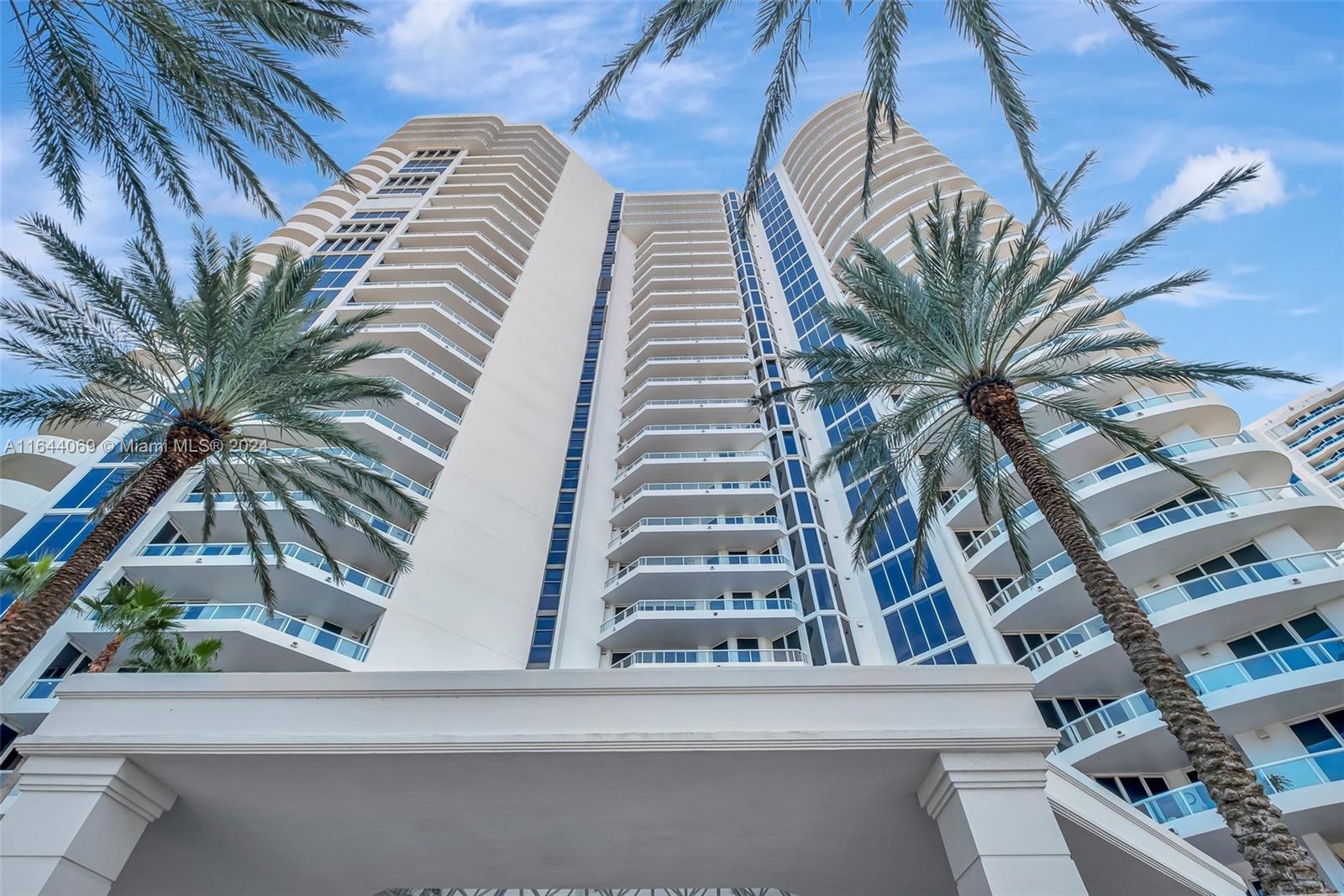 Photo of 21200 Point Pl  #1204, Aventura, Florida, 33180 - 