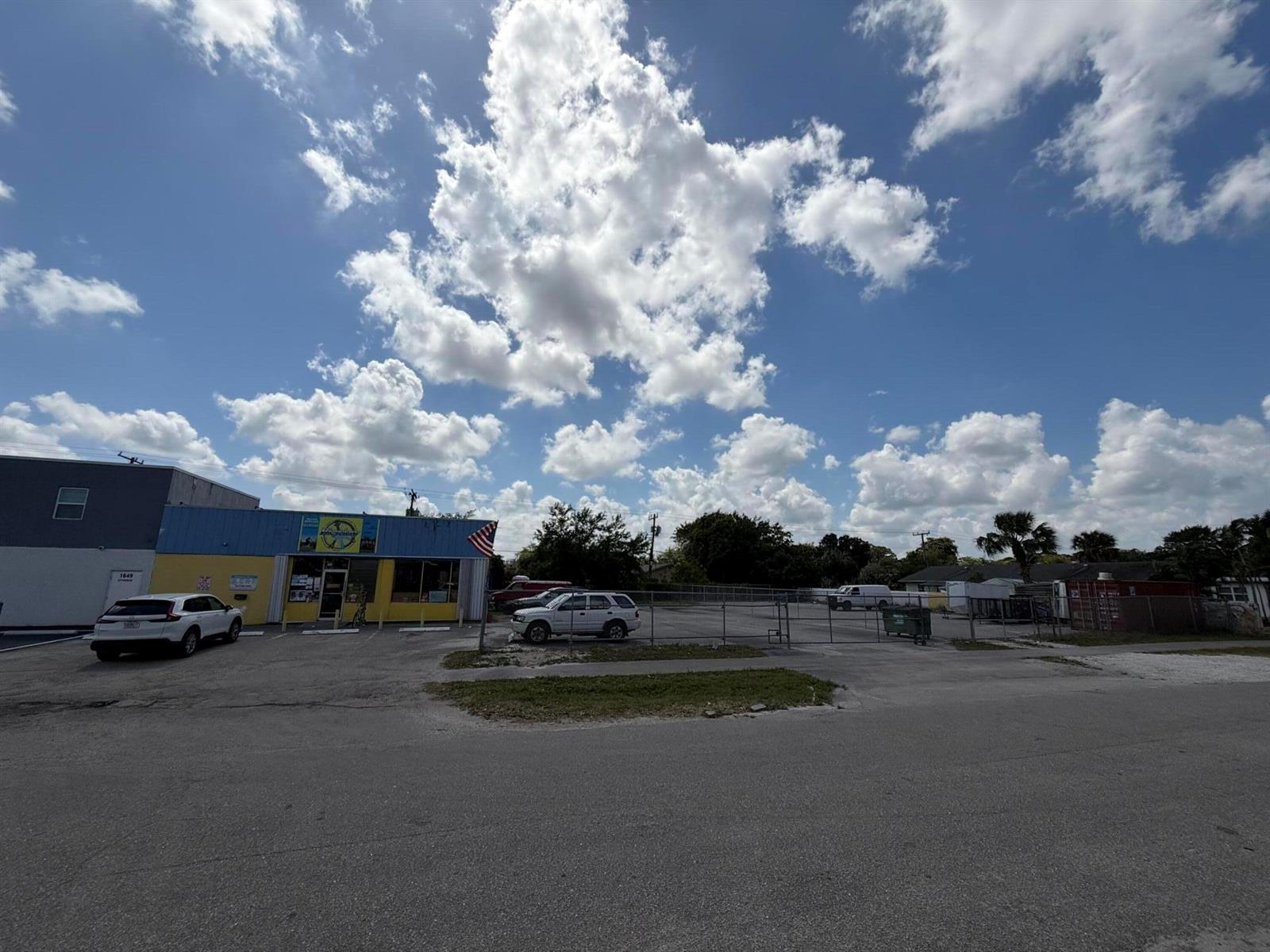   / 1  sq. ft. $ 2026-05-30 0 Photo