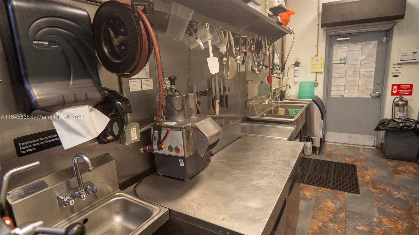 Подробнее / кв.футов $ 2024-12-20 0 Фото