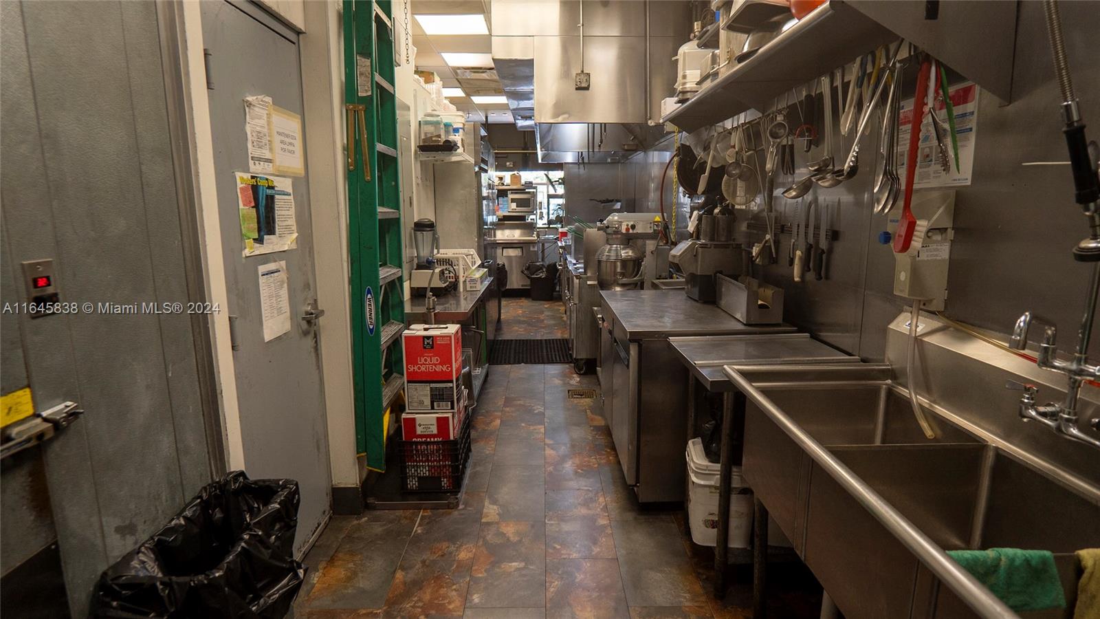 Подробнее / кв.футов $ 2024-12-20 0 Фото