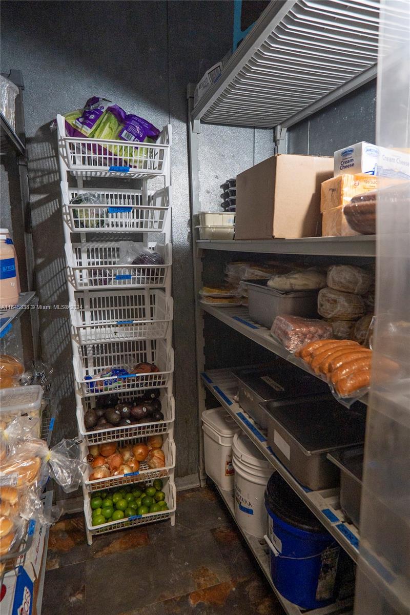 Подробнее / кв.футов $ 2024-12-20 0 Фото