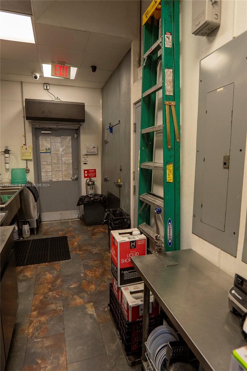 Подробнее / кв.футов $ 2024-12-20 0 Фото