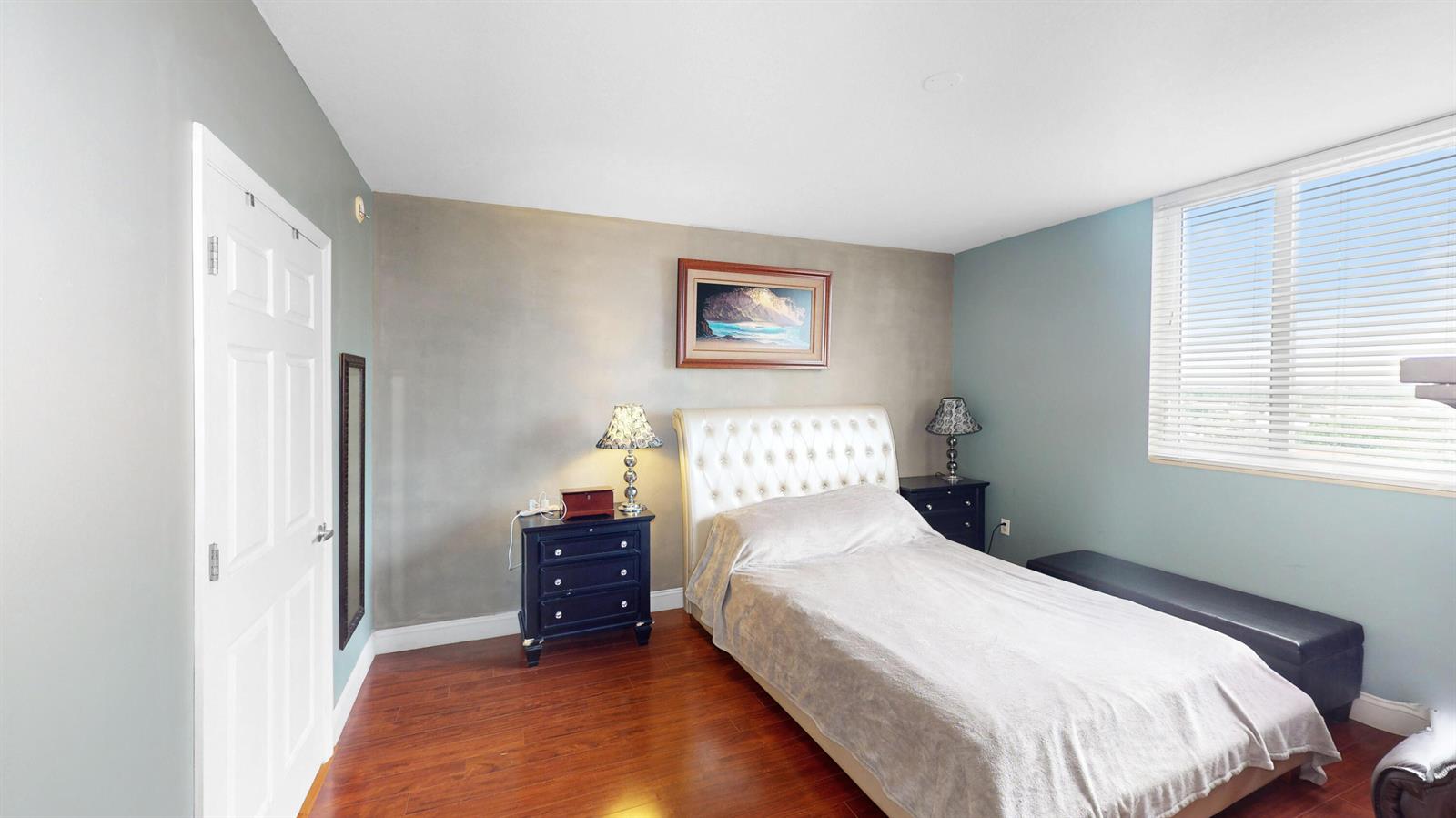 Ver detalles 1205 2 / 2 1175 sq. ft. $ 2026-05-23 0 foto