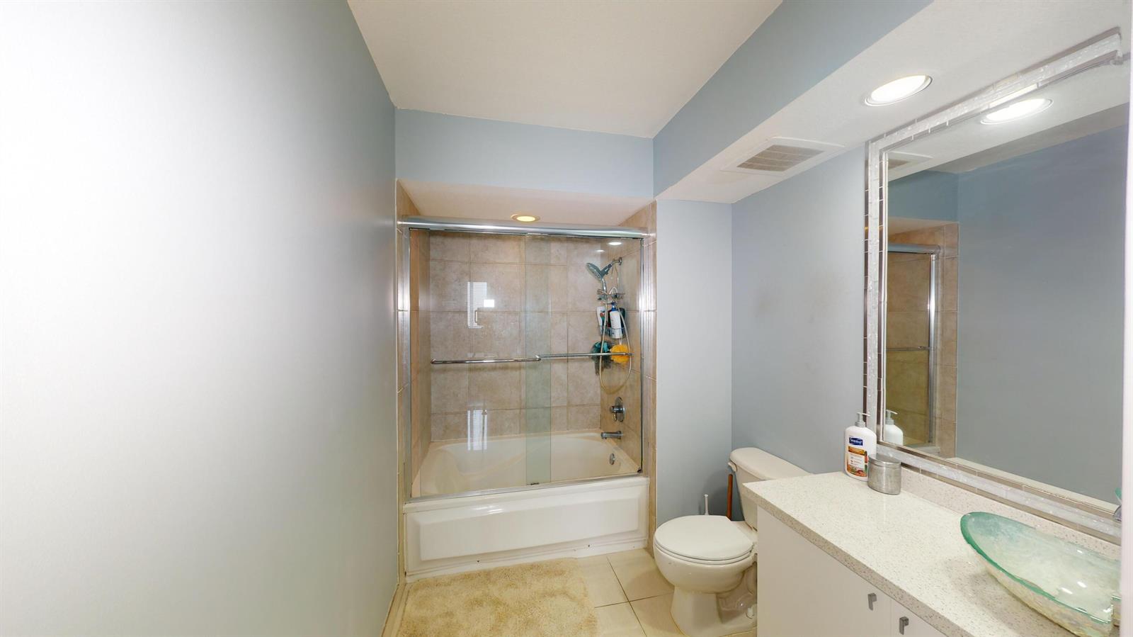 Ver detalles 1205 2 / 2 1175 sq. ft. $ 2026-05-23 0 foto