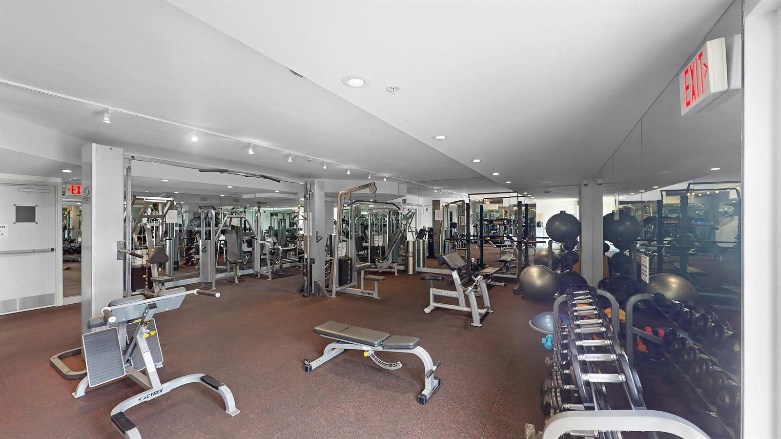 Ver detalles 1205 2 / 2 1175 sq. ft. $ 2026-05-23 0 foto