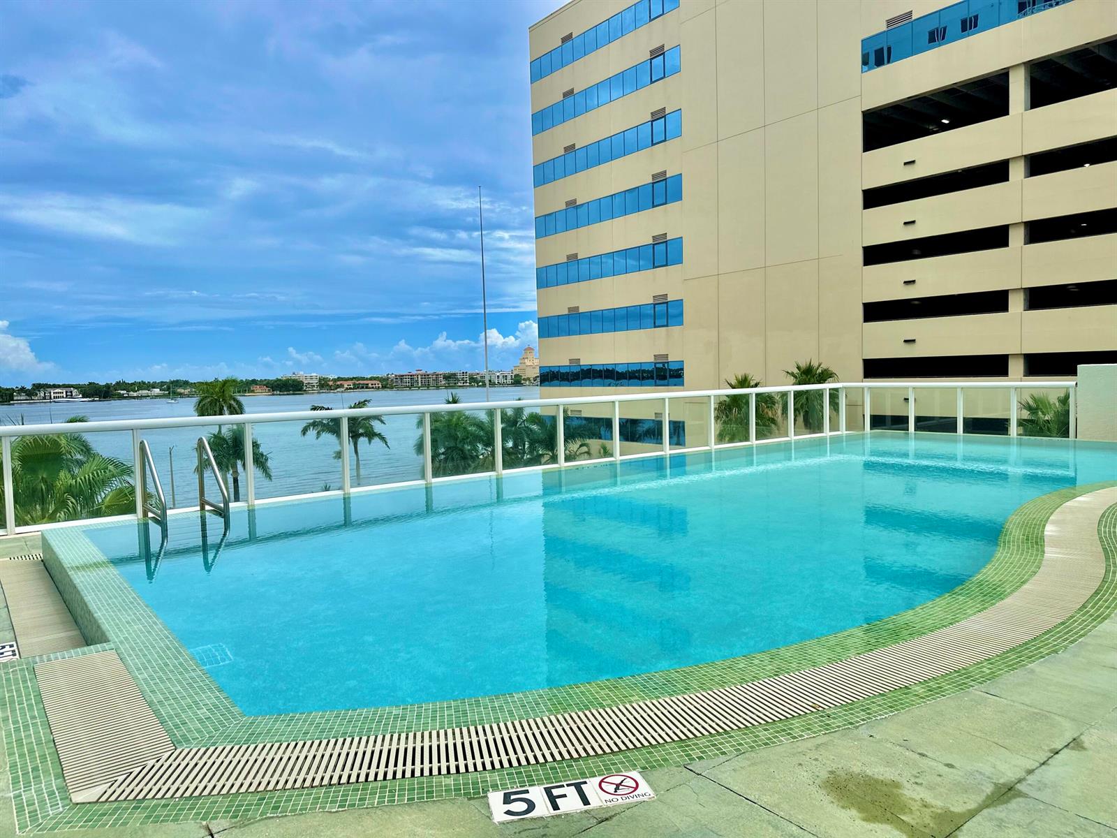 Ver detalles 1205 2 / 2 1175 sq. ft. $ 2026-05-23 0 foto