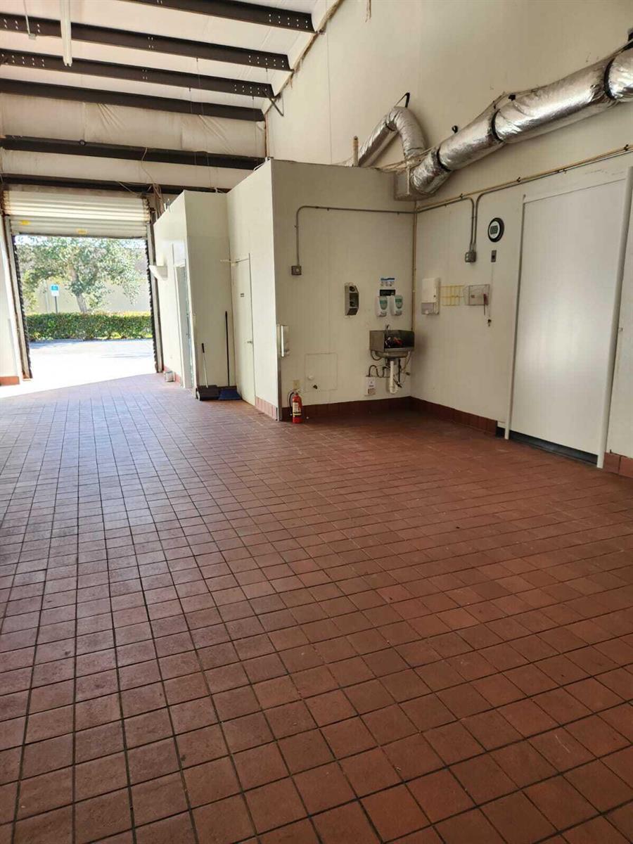   / 1  кв.футов $ 2026-05-30 0 Фото