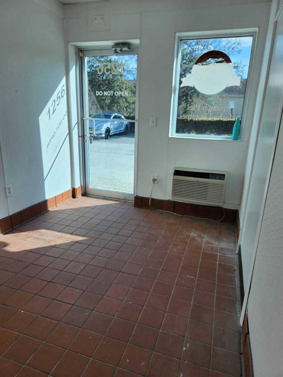   / 1  кв.футов $ 2026-05-30 0 Фото
